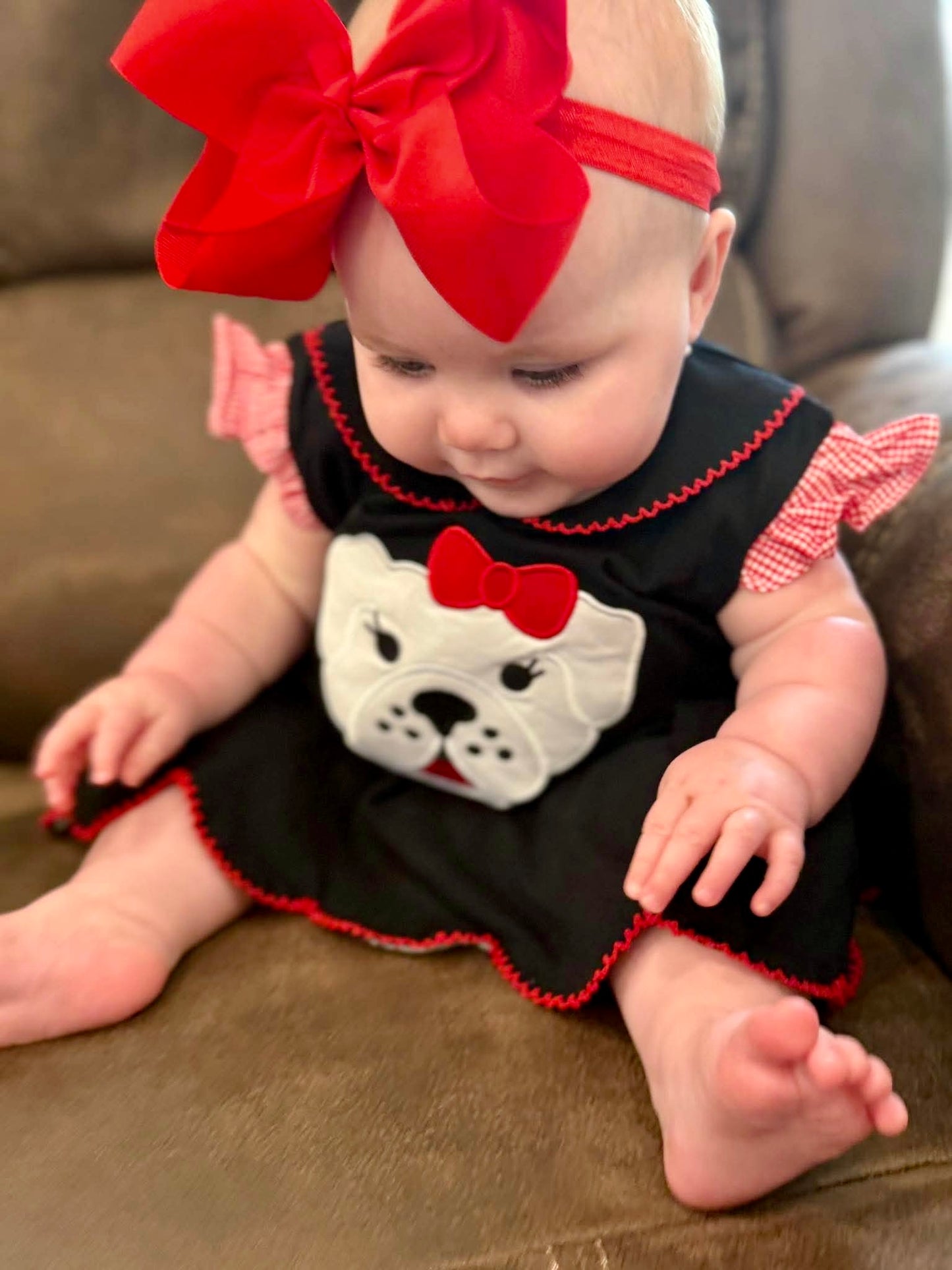 RTS: APPLIQUÉ DAWGS GIRL DIAPER SET